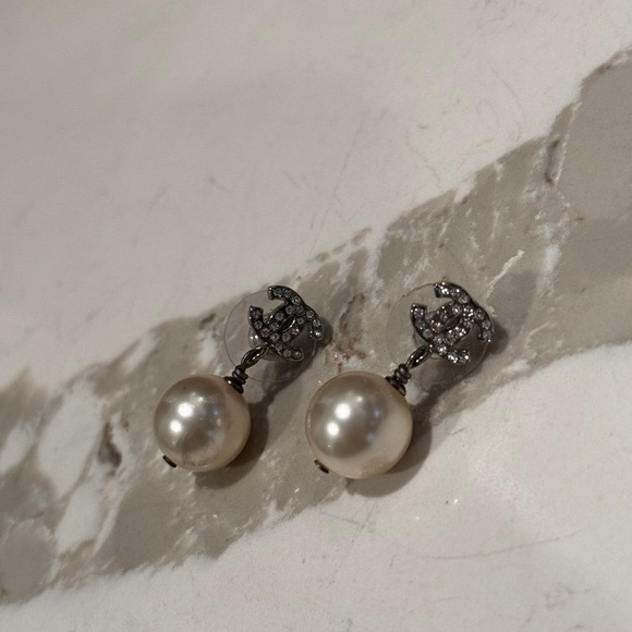 Chanel Pearl Drop Earrings - Picture 2 of 6